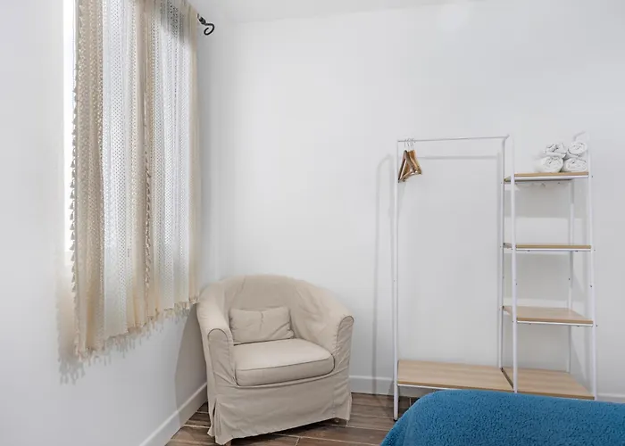 Brianna Jerez Apartman *